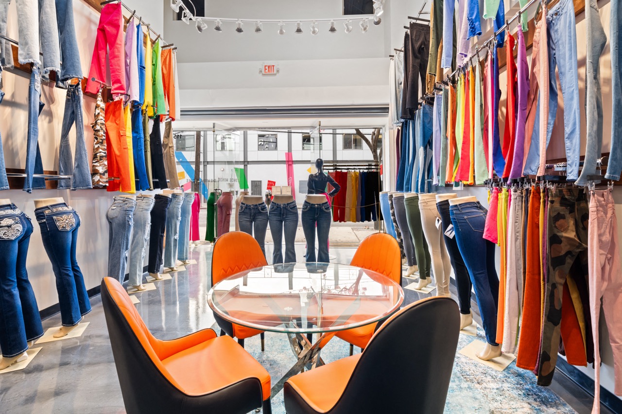 Premier Retail Showroom: Seller financing with 4% Interest Rate